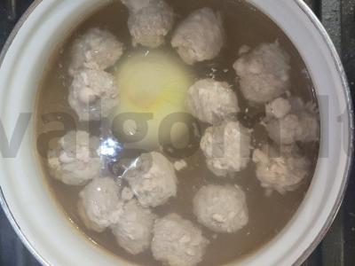 Sotūs ryžių sriuba su meatballs Žingsnis 2