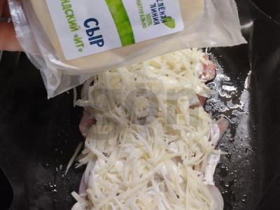 Kailinis triušis, keptas su grietinės padažu po sūriu Žingsnis 7