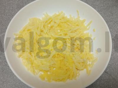 Bulvių apkepas su rūkytomis lašišomis keptuvėje Žingsnis 1