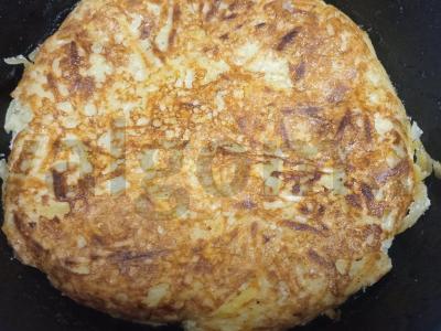 Bulvių apkepas su rūkytomis lašišomis keptuvėje Žingsnis 7