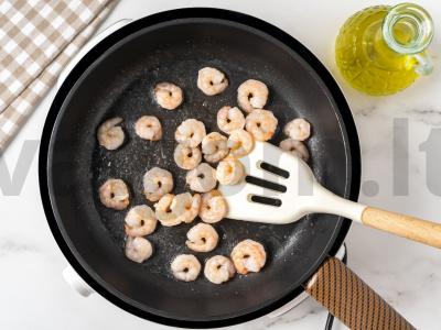 Kepti spring roll'ai su krevetėmis Žingsnis 1