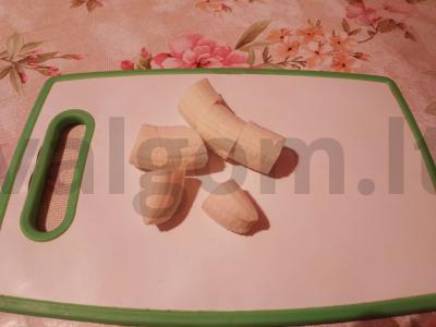 Smuzi su varške, bananais, avižomis ir kefyru Žingsnis 1