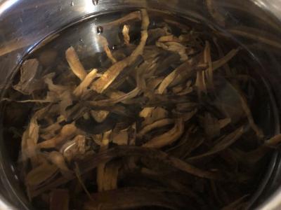 Kiaulienos pečių su grybais ir prieskoniais Žingsnis 2