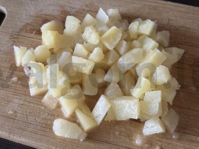 Salotas „Havajai“ su ananasu ir vištiena Žingsnis 3