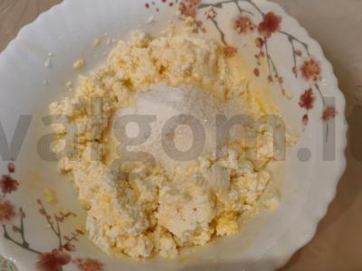 Varškės apkepas su cukatais Žingsnis 3