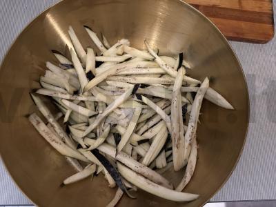 Baklažanai su paprikomis ir pupelėmis Žingsnis 1