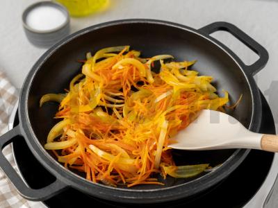 Troškinta menkė su morkomis ir svogūnais Žingsnis 2