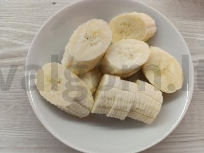 Desertas su raugintu pienu ir bananų piurė Žingsnis 1