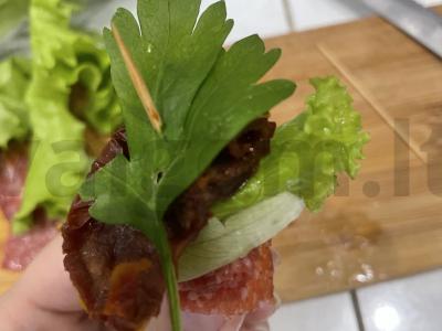 Kanarė „Salami“ su salotomis Žingsnis 5