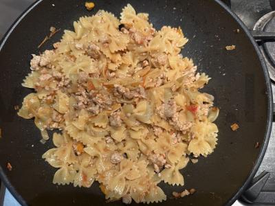 Farfalle su vištienos faršu Žingsnis 4