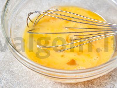 Omeletas „Tamaго-jaki“ japoniškai Žingsnis 1