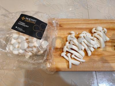 Azijietiški šimidži grybai su spagečiais Žingsnis 2