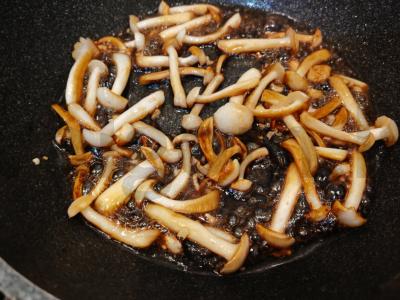 Azijietiški šimidži grybai su spagečiais Žingsnis 6