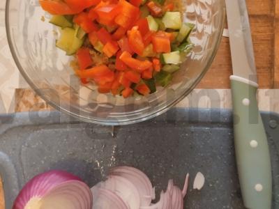 Quinoa salotos su raudona žuvimi Žingsnis 3