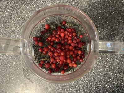 Brusnicų arbata Žingsnis 1