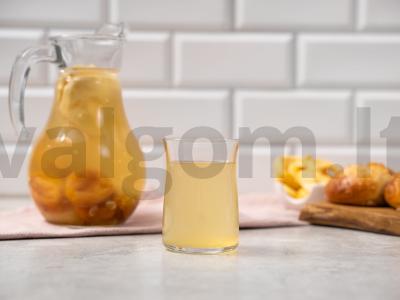 Džiovintų vaisių kompotas puode pagrindine nuotrauka