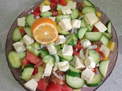 Daržovių salotas su feta sūriu ir citrina Žingsnis 6