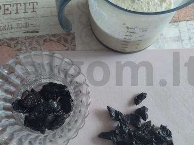 Varškės apkepas su džiovintais slyvomis be cukraus Žingsnis 2