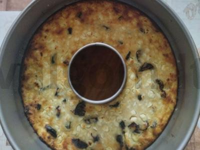 Varškės apkepas su džiovintais slyvomis be cukraus pagrindine nuotrauka