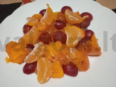 Vaisių salotos su konservuotais persikais „Naujametinis“ Žingsnis 4