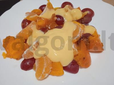 Vaisių salotos su konservuotais persikais „Naujametinis“ Žingsnis 5