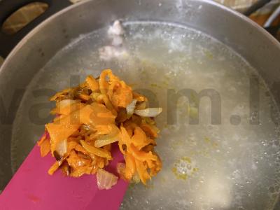 Vištienos krūtinėlės sriuba su konservuotais žirneliais Žingsnis 7