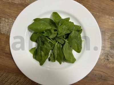 Salotos su špinatais ir arbūzu Žingsnis 1