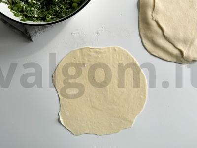 Kutaibai su žolelėmis ir feta sūriu Žingsnis 3