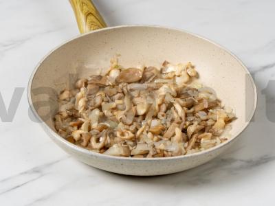 Faršas su grybais keptuvėje Žingsnis 5