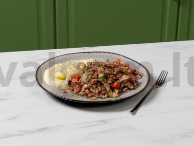 Faršas su grybais keptuvėje pagrindine nuotrauka