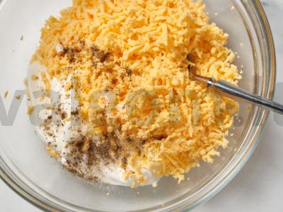 Salotas su agurkais, kiaušiniu ir žirneliais Žingsnis 5