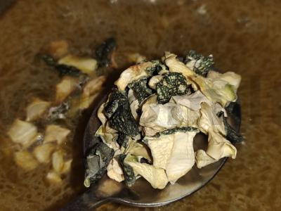 Baltųjų grybų sriuba su žalia karčioji pasta Žingsnis 5