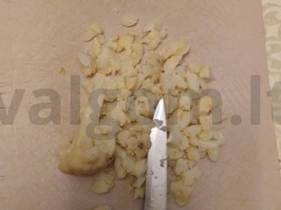 Salotas „Išbandyk“ su žiedine kopūstu Žingsnis 1