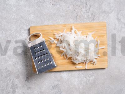 Šviežias kopūstų salotas su morkomis Žingsnis 2