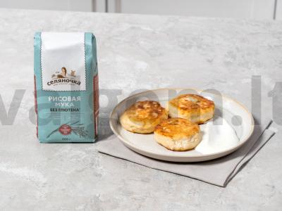 Sūrio blynai su bananais ir varške pagrindine nuotrauka