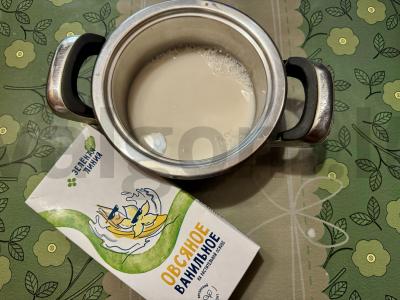 Manų košė augaliniame piene Žingsnis 1