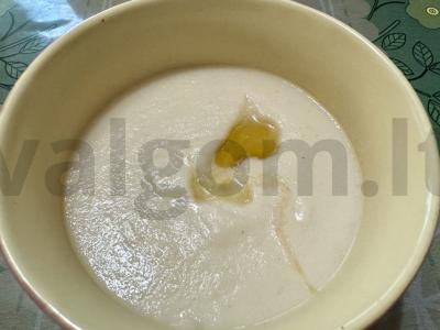 Manų košė augaliniame piene pagrindine nuotrauka