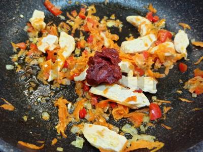 Makaronai su vištiena pomidorų padaže Žingsnis 3