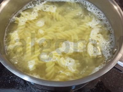 Makaronai su vištiena pomidorų padaže Žingsnis 5