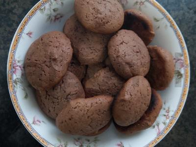 Rudojo šokolado brownies sausainiai pagrindine nuotrauka