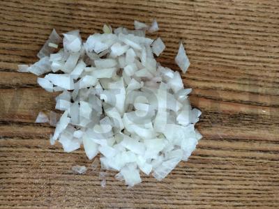 Vinegretas su raudonuoju bulviu ir raugintais kopūstais Žingsnis 3