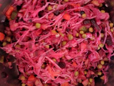 Vinegretas su raudonuoju bulviu ir raugintais kopūstais Žingsnis 6