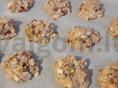 Naudingos sausainiai su obuoliu ir riešutais Žingsnis 4