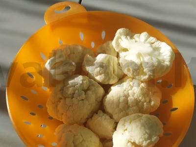 Žiedinė kopūstai, kepti grietinėje Žingsnis 2