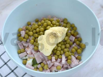 Olivje salotos su kumpiu be bulvių Žingsnis 5