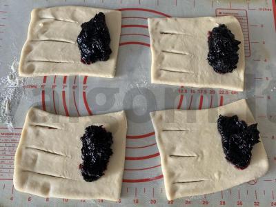 Sluoksniuotos bandelės su mėlynių džemu Žingsnis 6