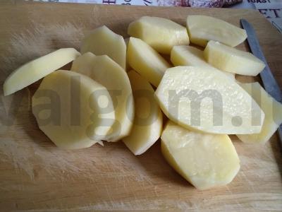 Troškintas menkė su bulvėmis Žingsnis 1