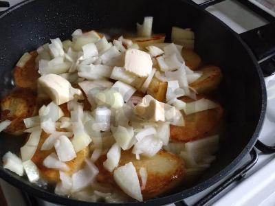 Troškintas menkė su bulvėmis Žingsnis 3