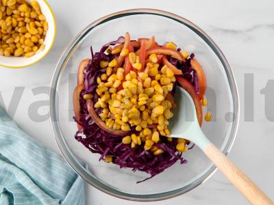 Raudonosios kopūstų salotos su majonezu Žingsnis 4