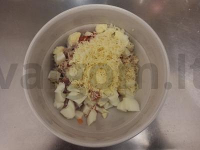 Salotas su švelnia kumpine, kiaušiniu ir sūriu Žingsnis 4